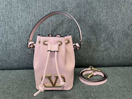 Picture of Valentino Lady Handbags _SKUfw144255029fw